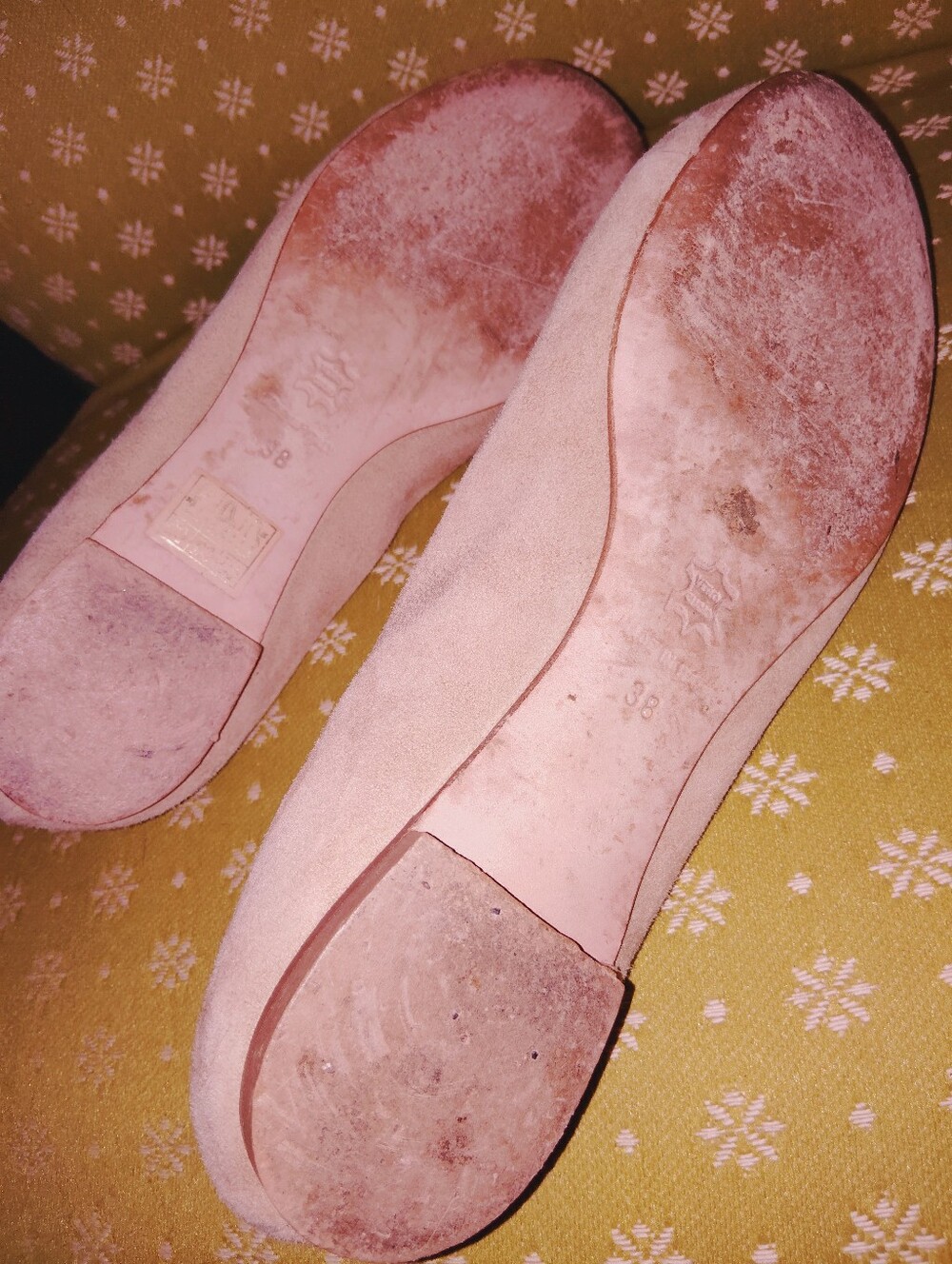 Ann Mashburn Beige Suede Ballet Flats 38 - Picture 6 of 6